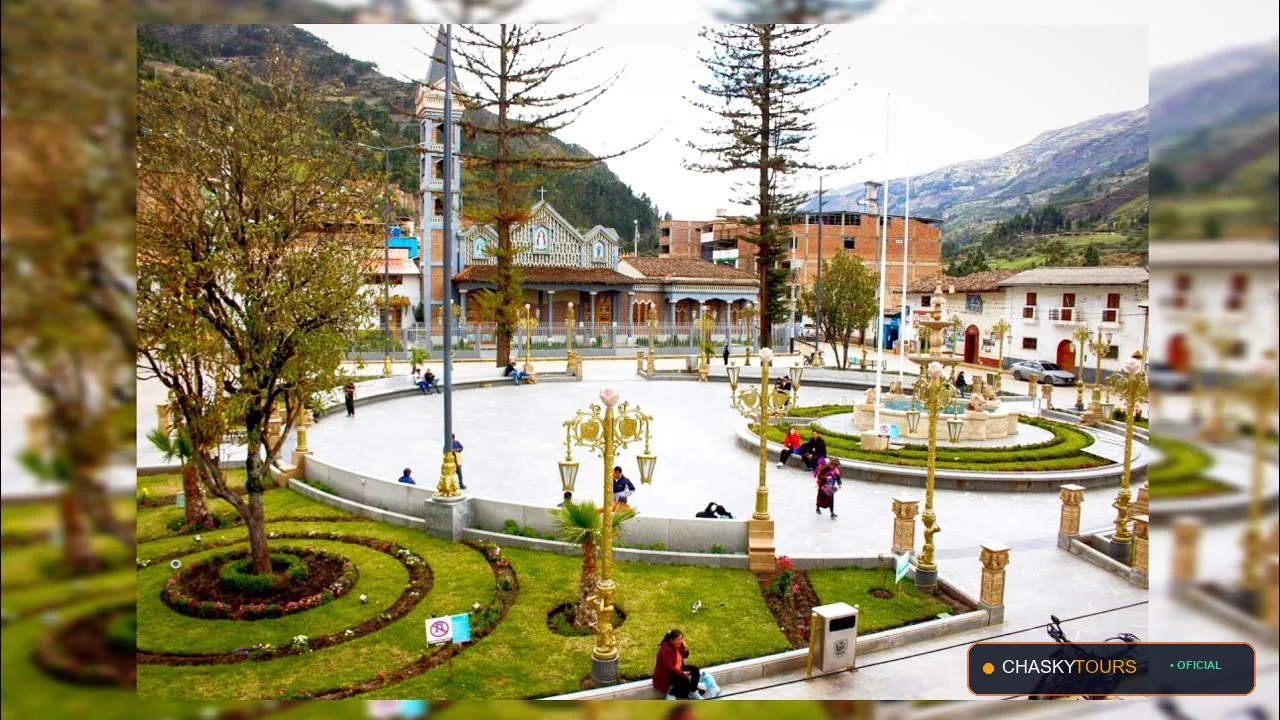 Plaza Mayor y Templo Matriz de San Marcos De Rocchac