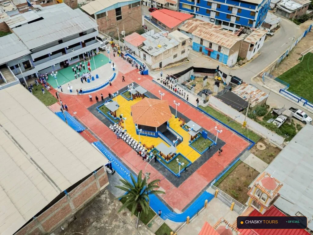 Plaza Mayor y Templo Matriz de San Miguel De Acos