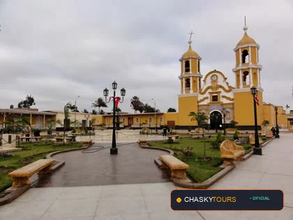 Plaza Mayor y Templo Matriz de San Pedro De Lloc