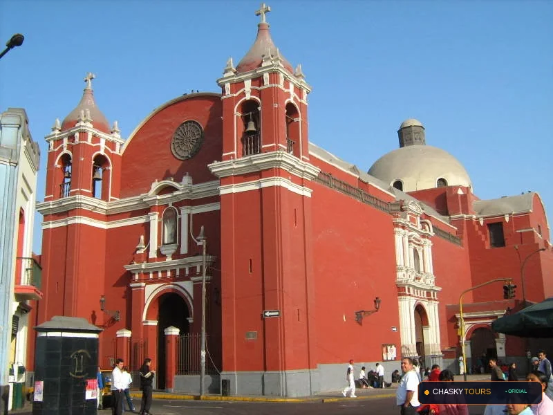 Plaza Mayor y Templo Matriz de Santa Anita foto 1