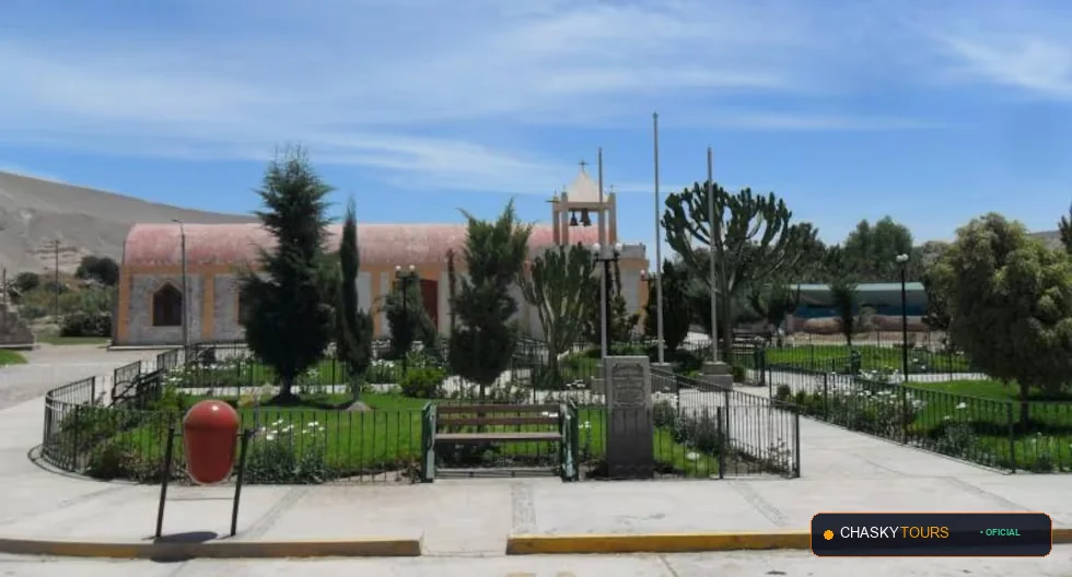 Plaza Mayor y Templo Matriz de Santa Isabel De Siguas foto 1