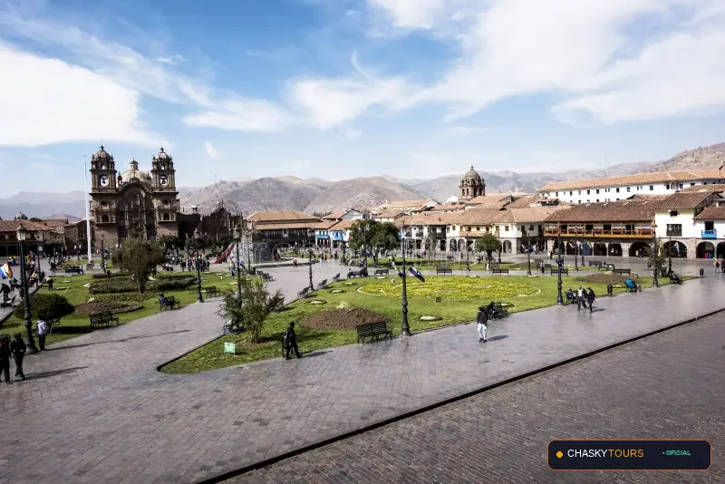 Plaza Mayor y Templo Matriz de Santo Domingo De La Capilla