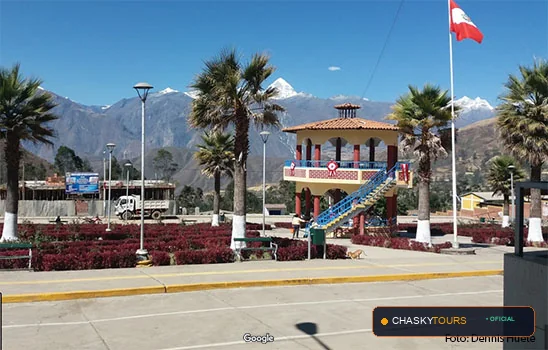 Plaza Mayor y Templo Matriz de Santo Toribio