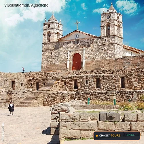 Plaza Mayor y Templo Matriz de Saurama foto 1