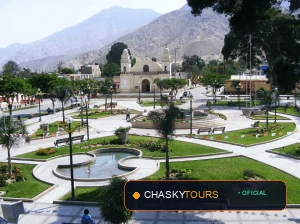 Plaza Mayor y Templo Matriz de Sayan