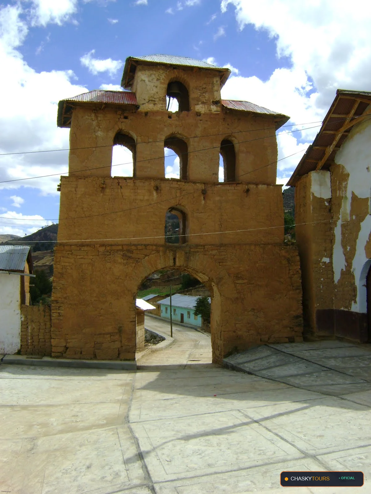 Plaza Mayor y Templo Matriz de Shunqui foto 1