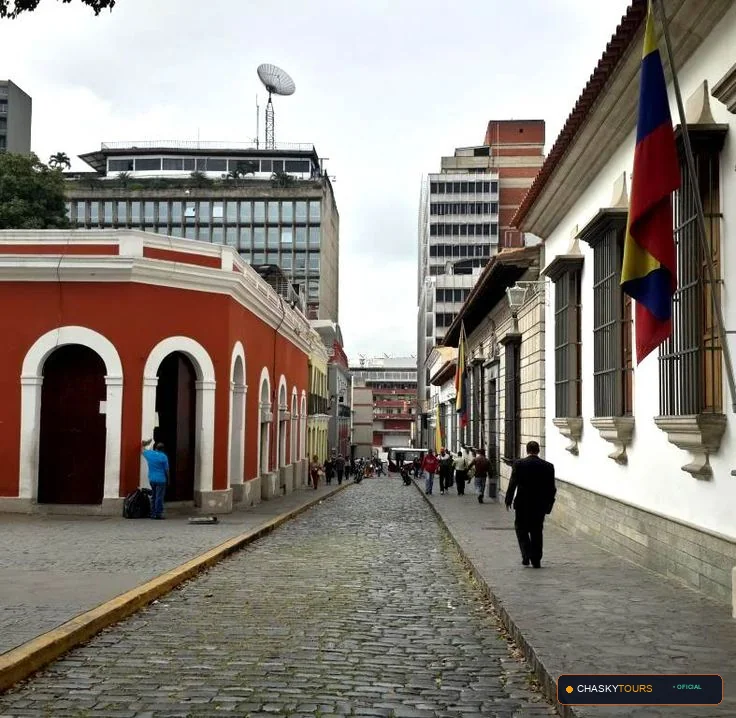 Plaza Mayor y Templo Matriz de Simon Bolivar foto 2