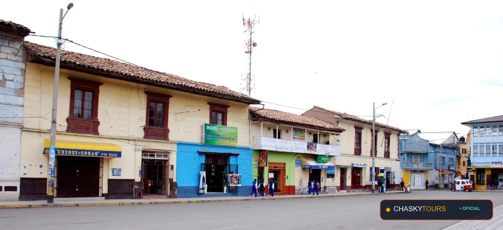 Plaza Mayor y Templo Matriz de Sincos foto 2