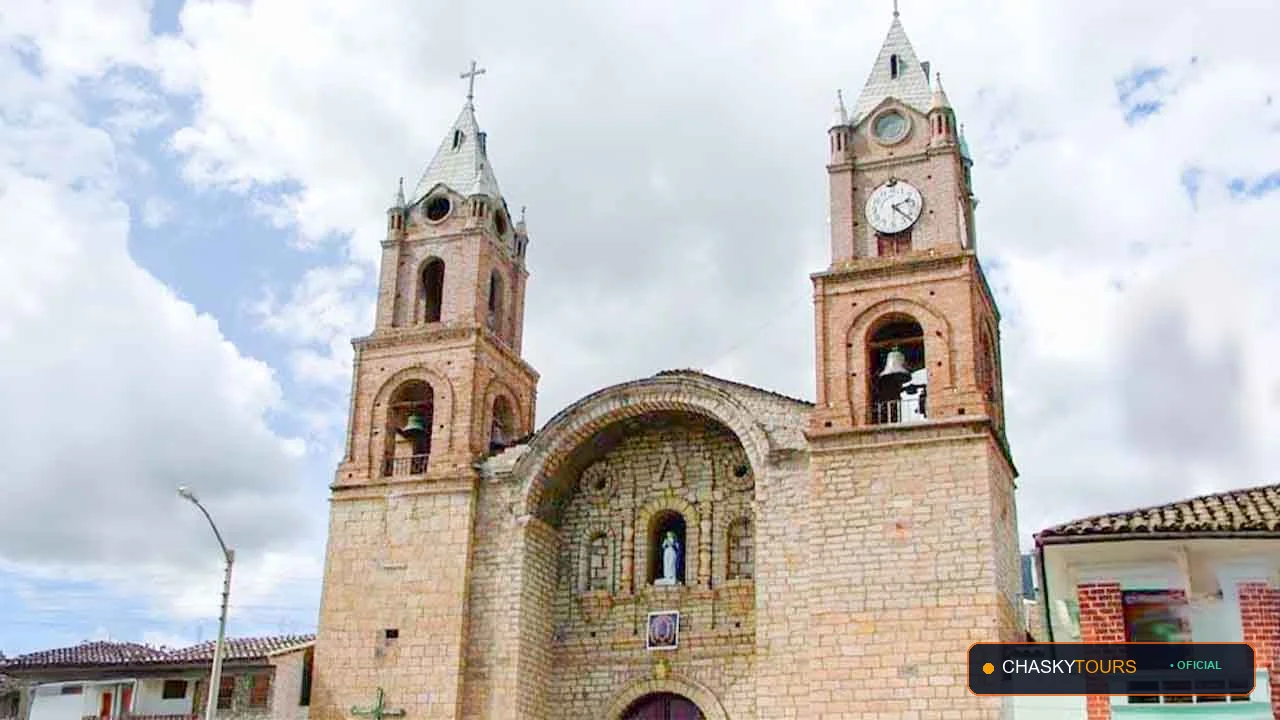 Plaza Mayor y Templo Matriz de Sivia foto 1