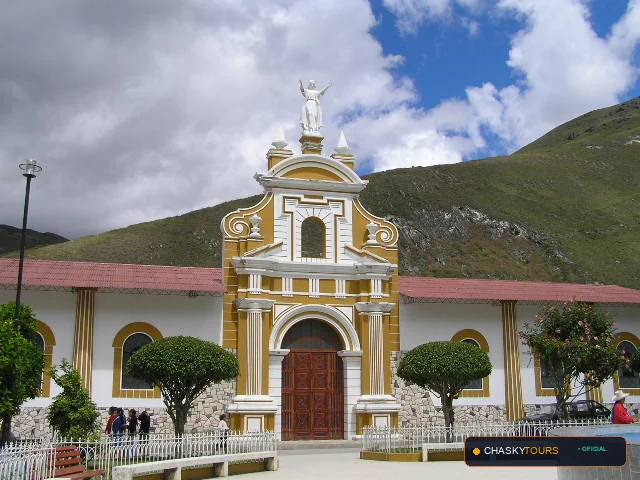 Plaza Mayor y Templo Matriz de Socota foto 1