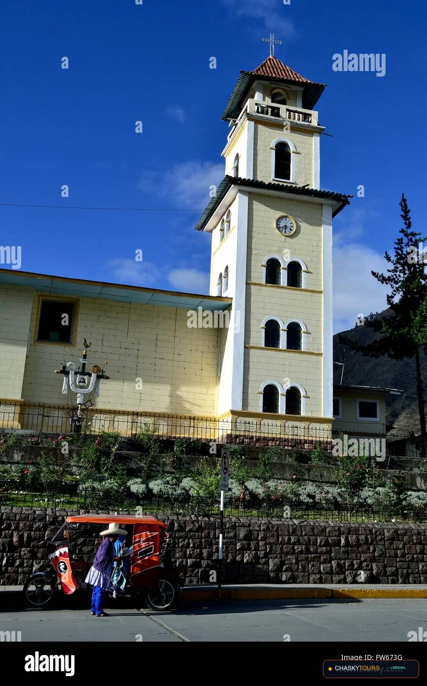 Plaza Mayor y Templo Matriz de Sondorillo foto 1