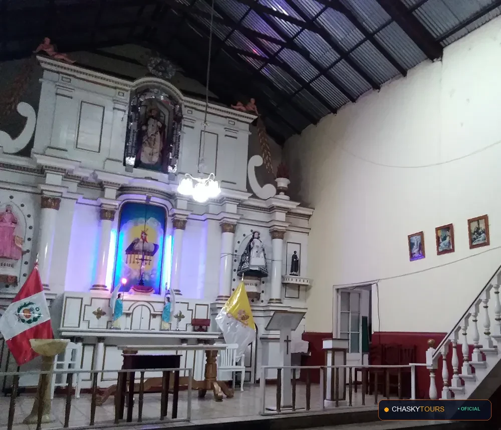 Plaza Mayor y Templo Matriz de Surco foto 1
