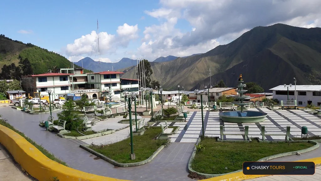 Plaza Mayor y Templo Matriz de Tabaconas