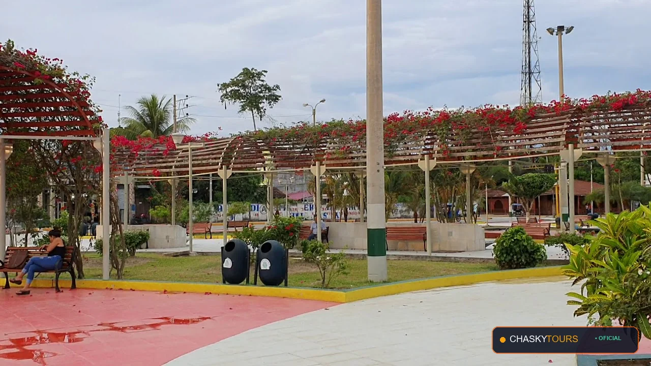 Plaza Mayor y Templo Matriz de Tahuania