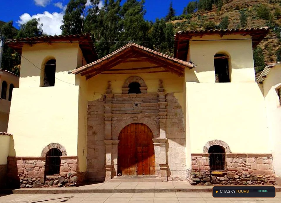 Plaza Mayor y Templo Matriz de Tambobamba foto 1