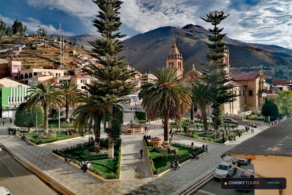 Plaza Mayor y Templo Matriz de Tapo