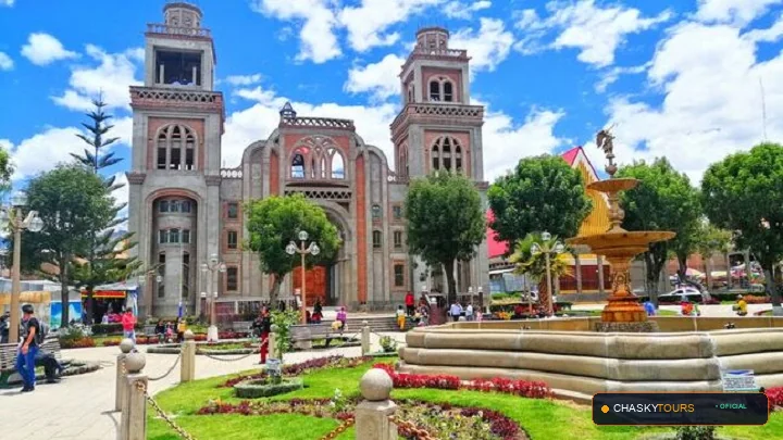 Plaza Mayor y Templo Matriz de Tarica