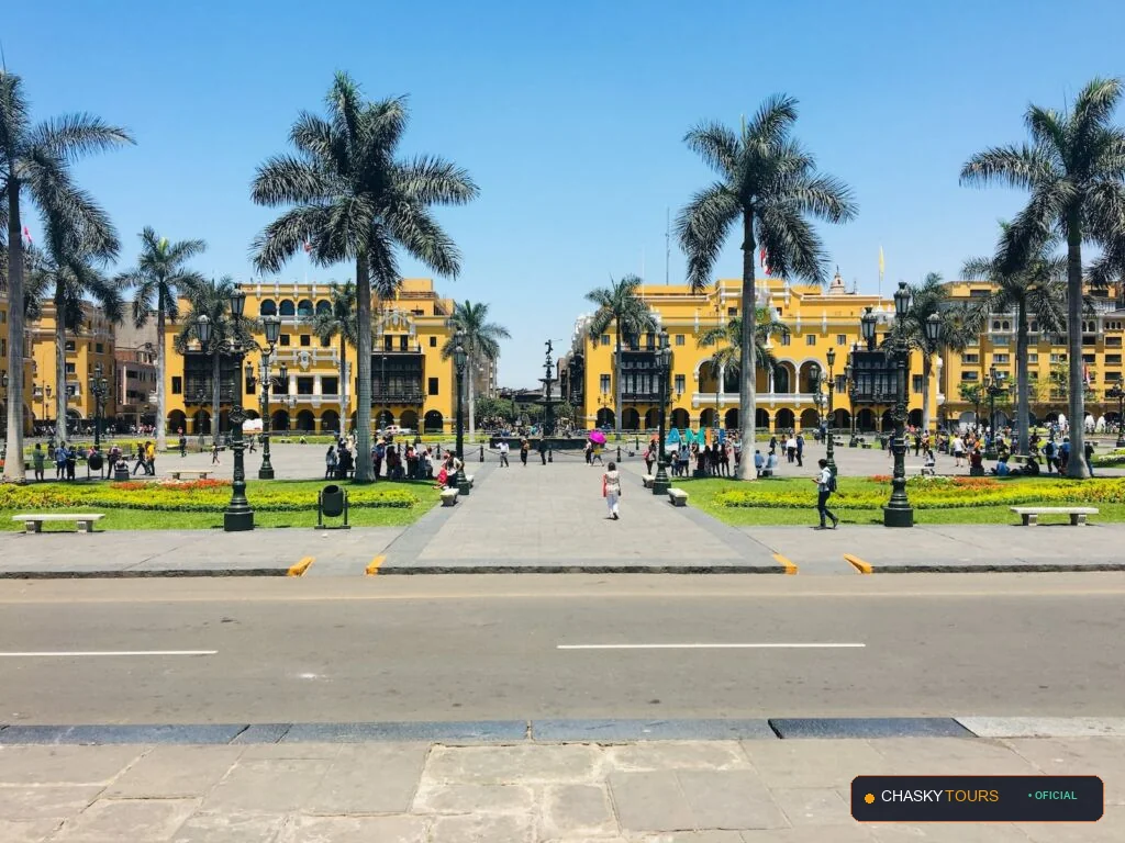 Plaza Mayor y Templo Matriz de Tibillo foto 2