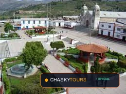 Plaza Mayor y Templo Matriz de Ticaco