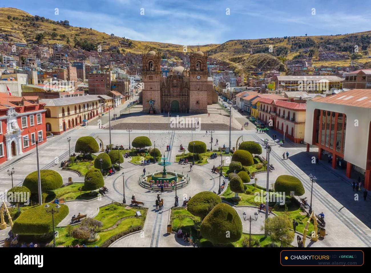 Plaza Mayor y Templo Matriz de Ticllos