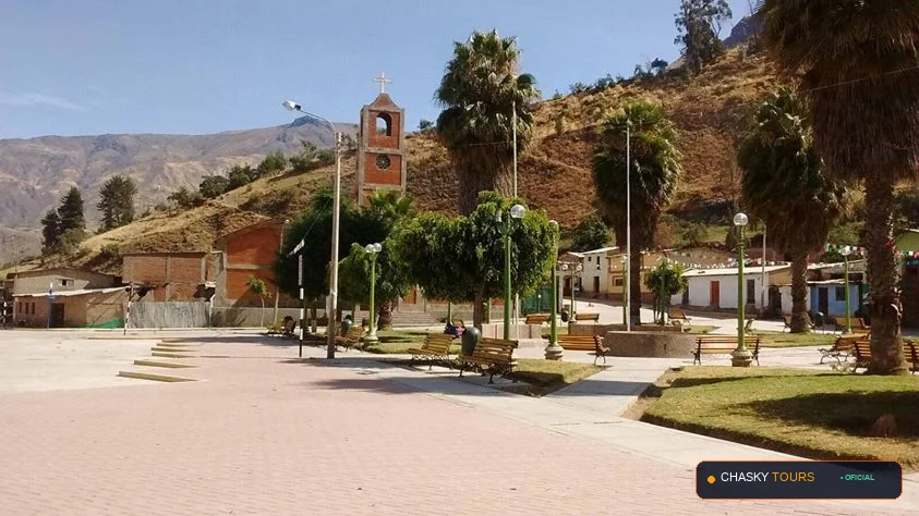 Plaza Mayor y Templo Matriz de Ticrapo