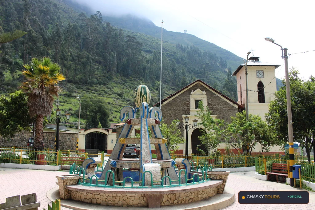 Plaza Mayor y Templo Matriz de Tomas