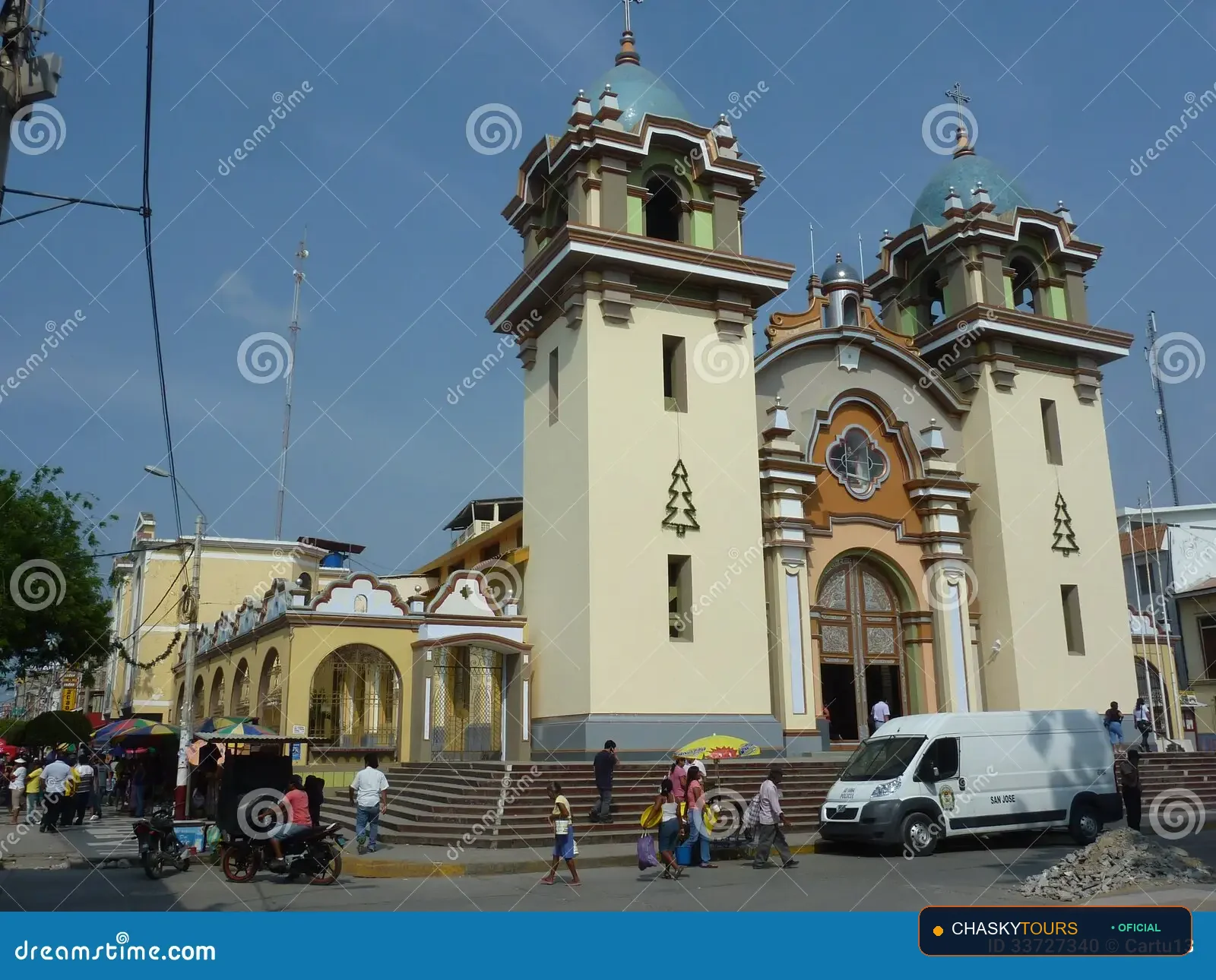 Plaza Mayor y Templo Matriz de Tumbes foto 2