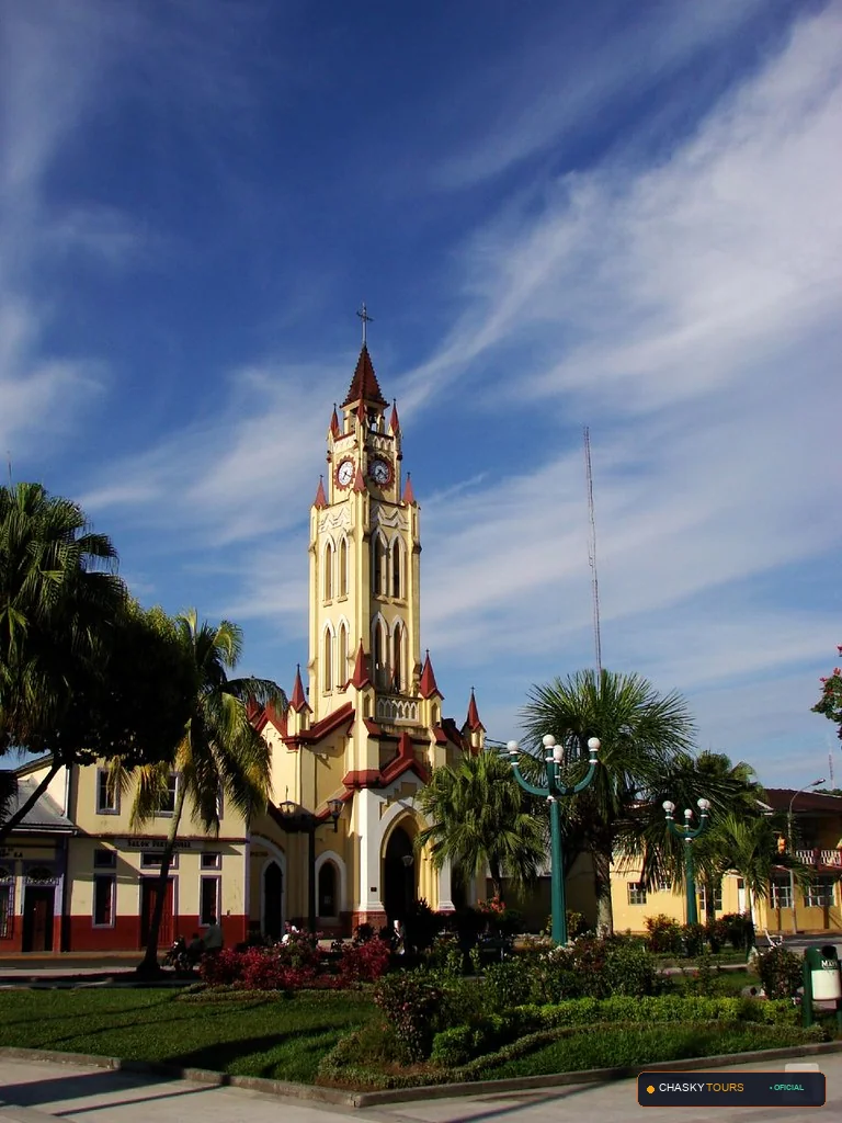Plaza Mayor y Templo Matriz de Urarinas