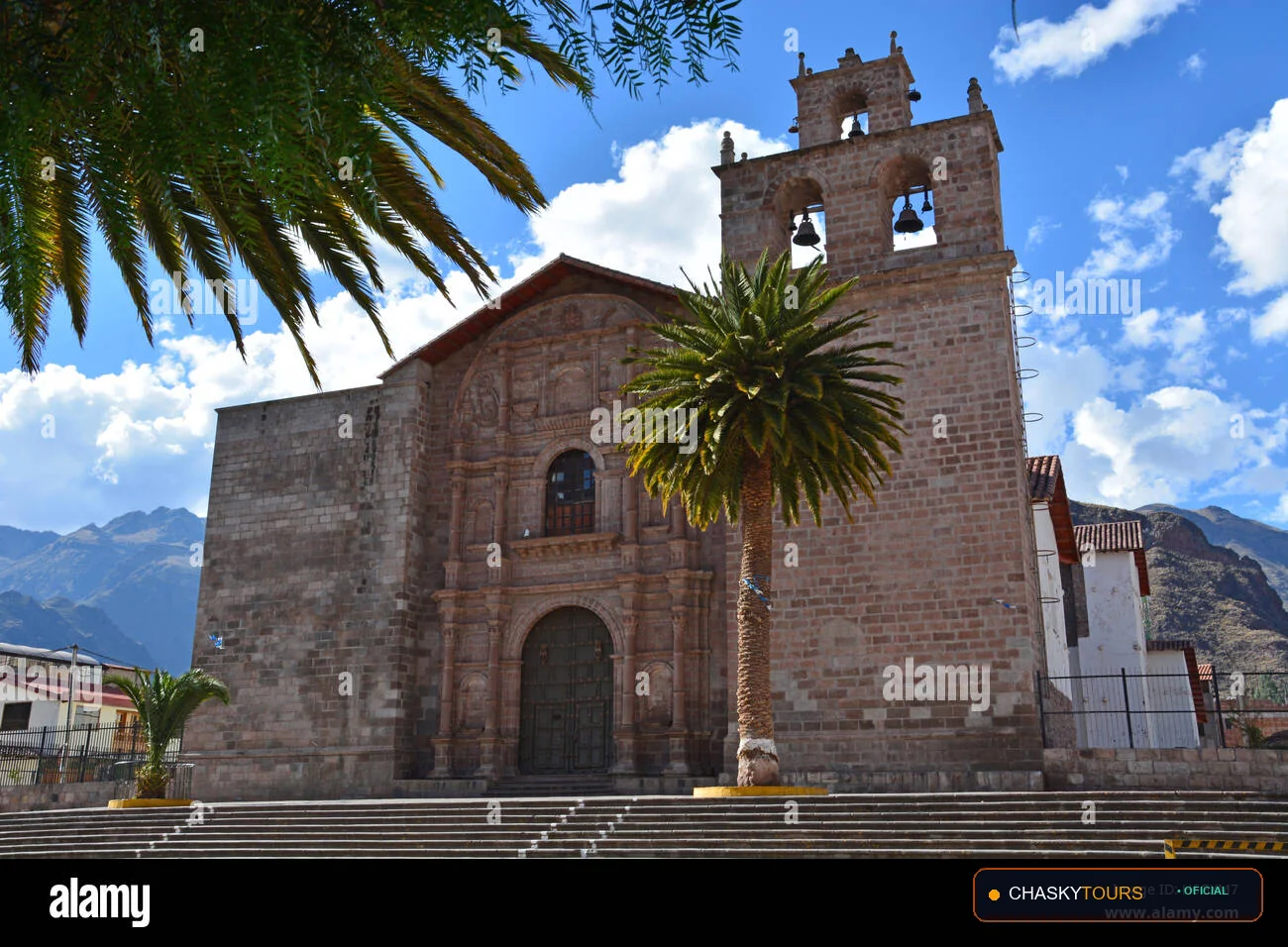 Plaza Mayor y Templo Matriz de Urubamba foto 1