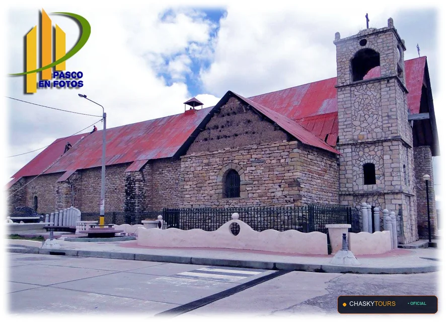 Plaza Mayor y Templo Matriz de Vicco foto 1