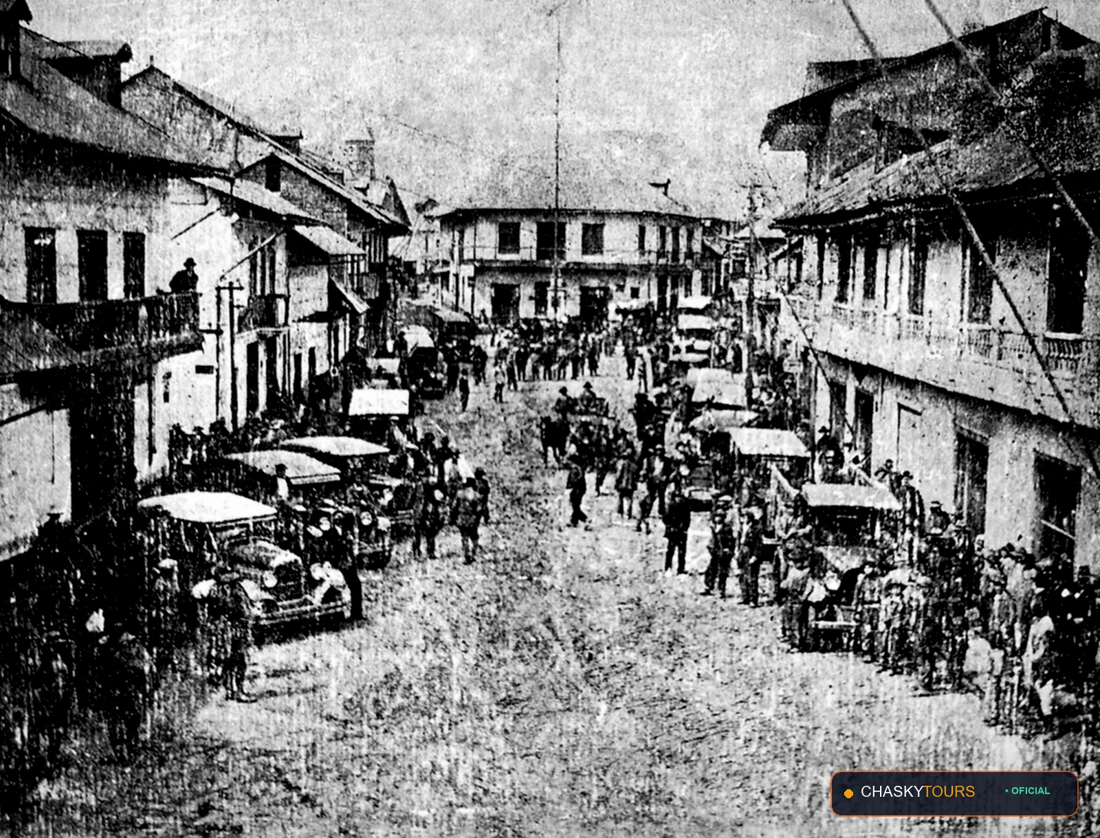Plaza Mayor y Templo Matriz de Vicco foto 2