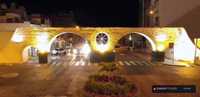Plaza Mayor y Templo Matriz de Victor Larco Herrera foto 2