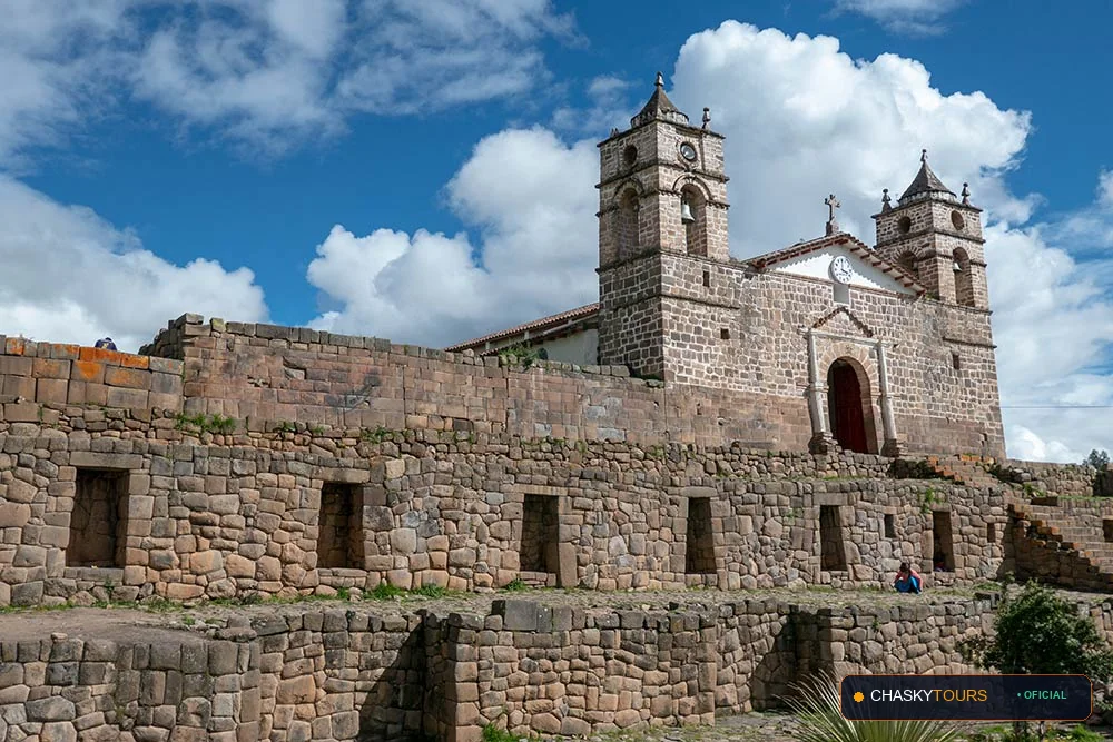 Plaza Mayor y Templo Matriz de Vilcas Huaman foto 1