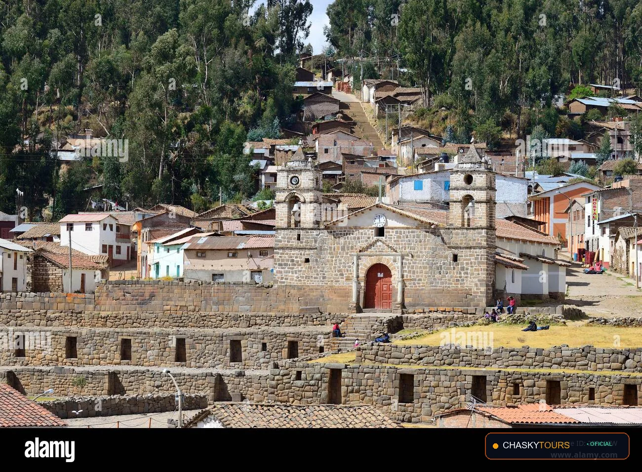 Plaza Mayor y Templo Matriz de Vilcas Huaman foto 2