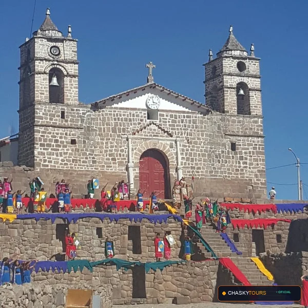 Plaza Mayor y Templo Matriz de Vischongo