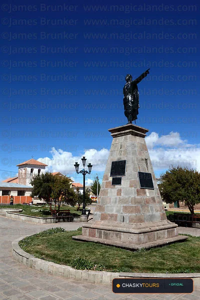 Plaza Mayor y Templo Matriz de Yanaoca