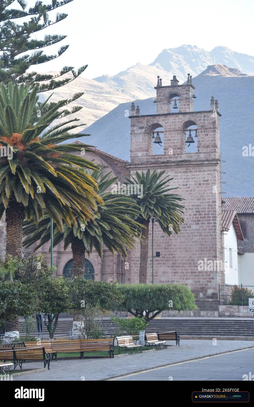 Plaza Mayor y Templo Matriz de Yucay